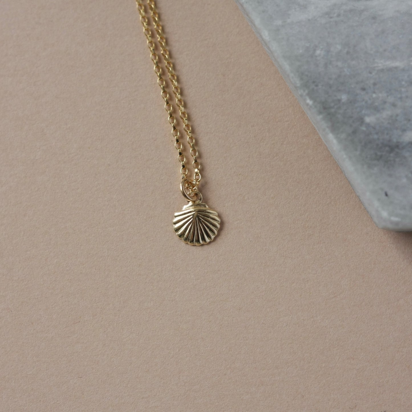 Dainty Gold Sea Shell Necklace