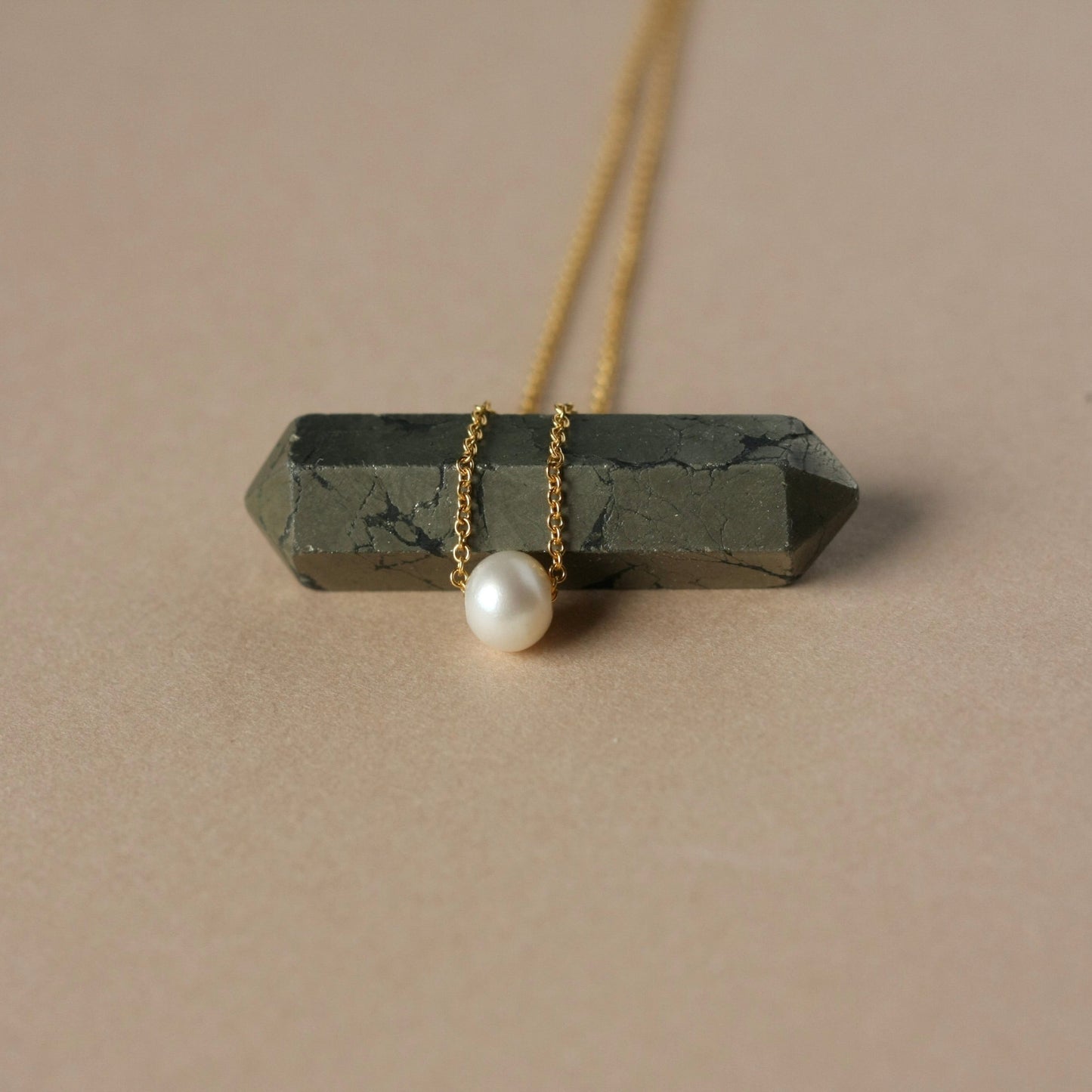 Cream Pearl Gold Solitaire Necklace
