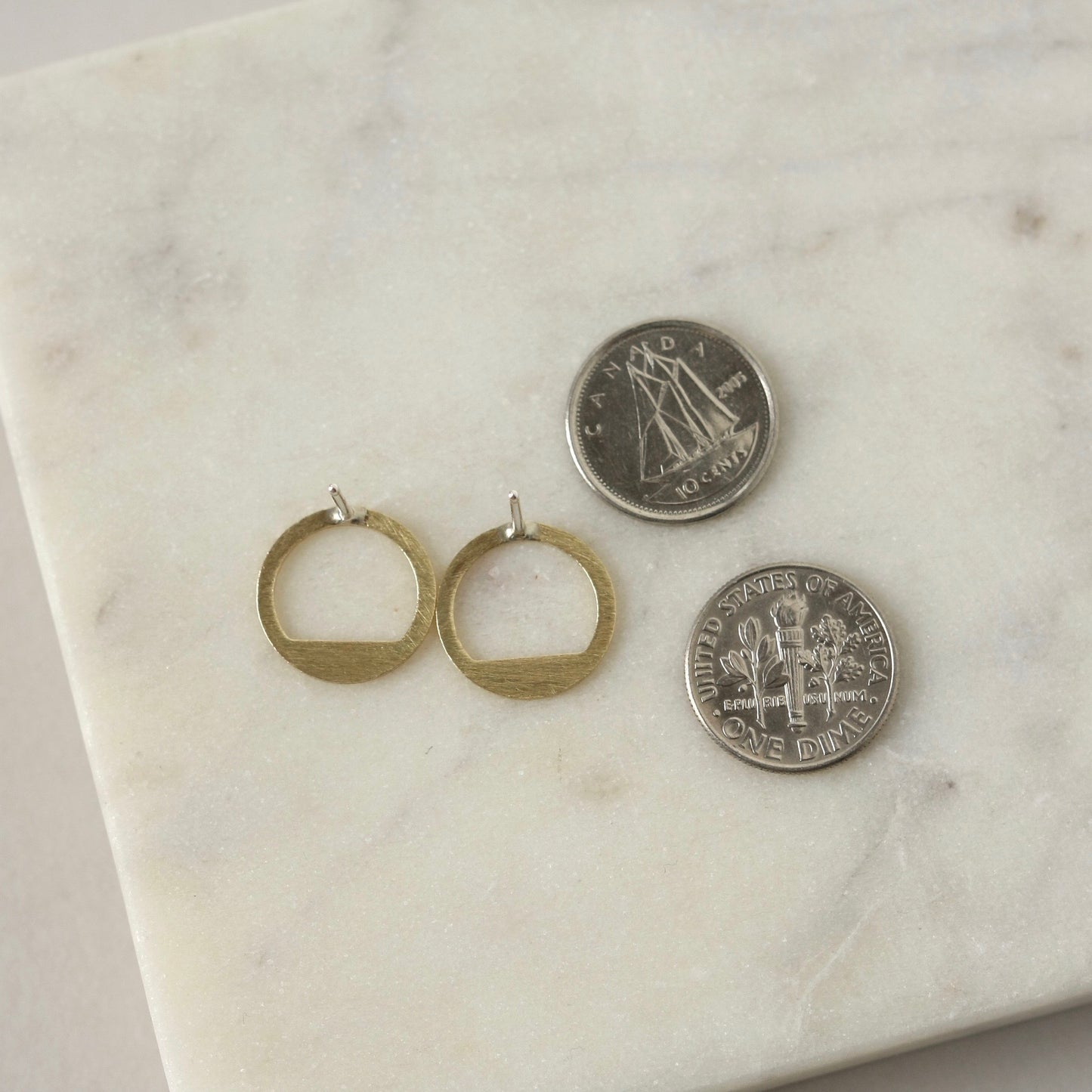 Gold Geometric Circle Stud Earrings