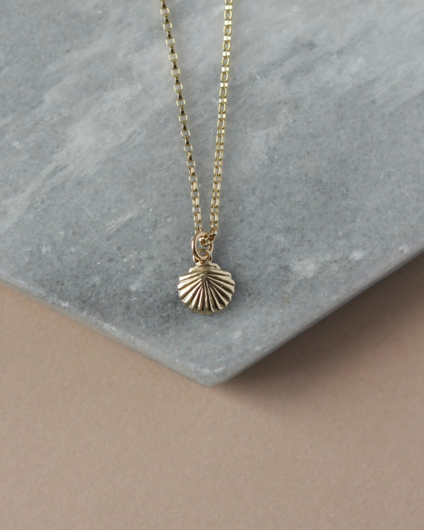 Dainty Gold Sea Shell Necklace