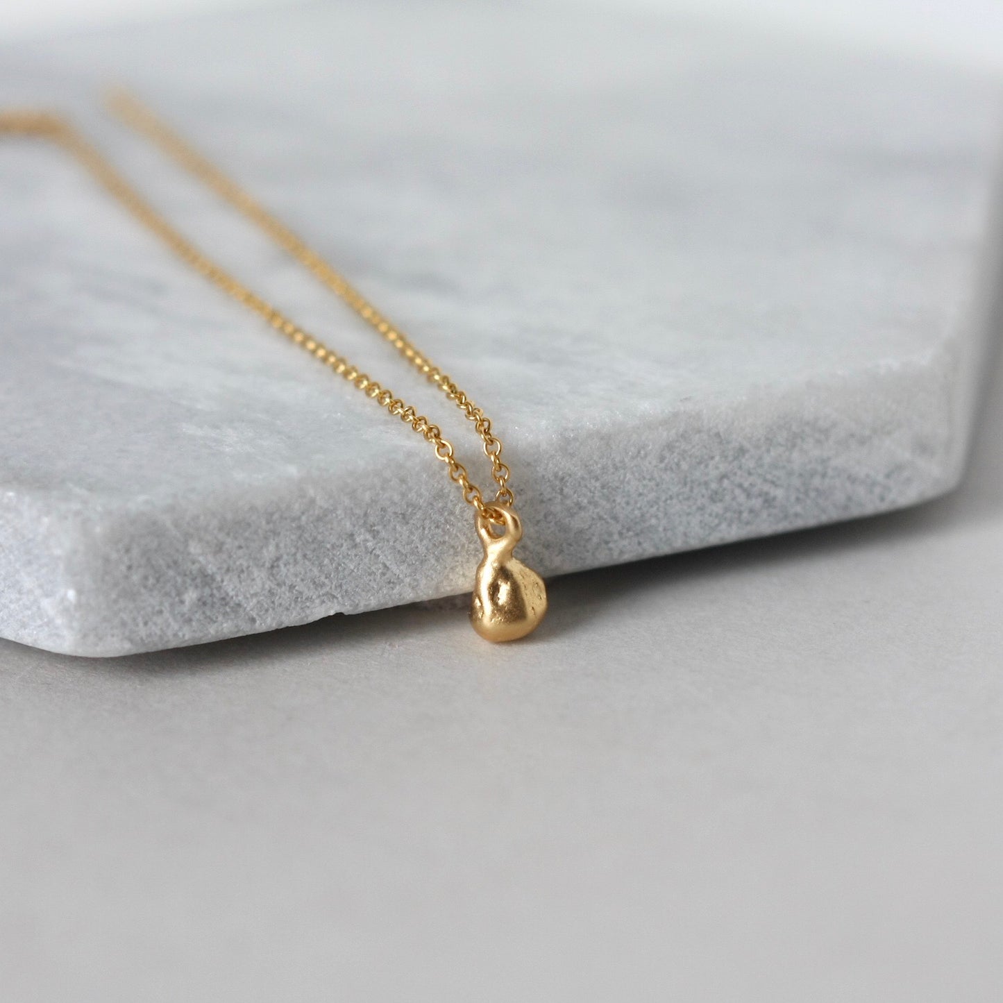 Dainty Gold Teardrop Necklace