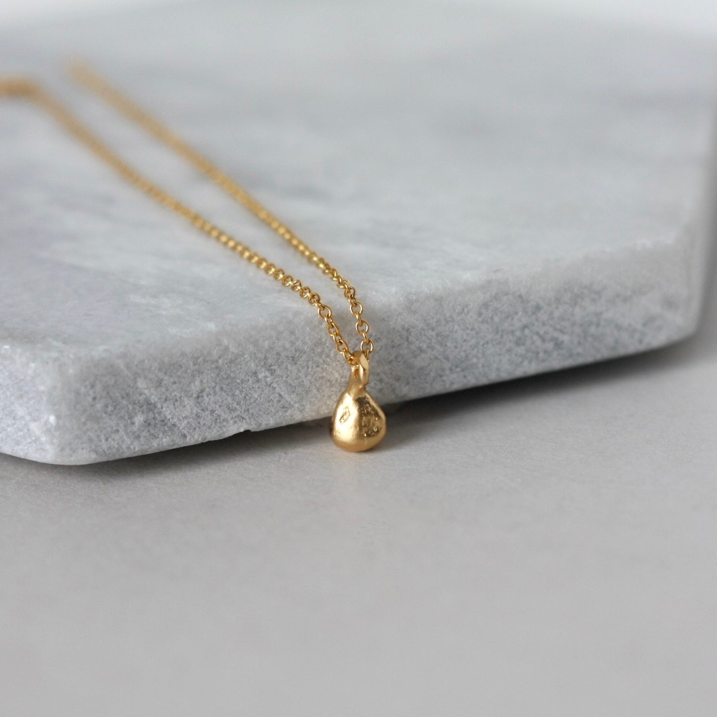 Dainty Gold Teardrop Necklace