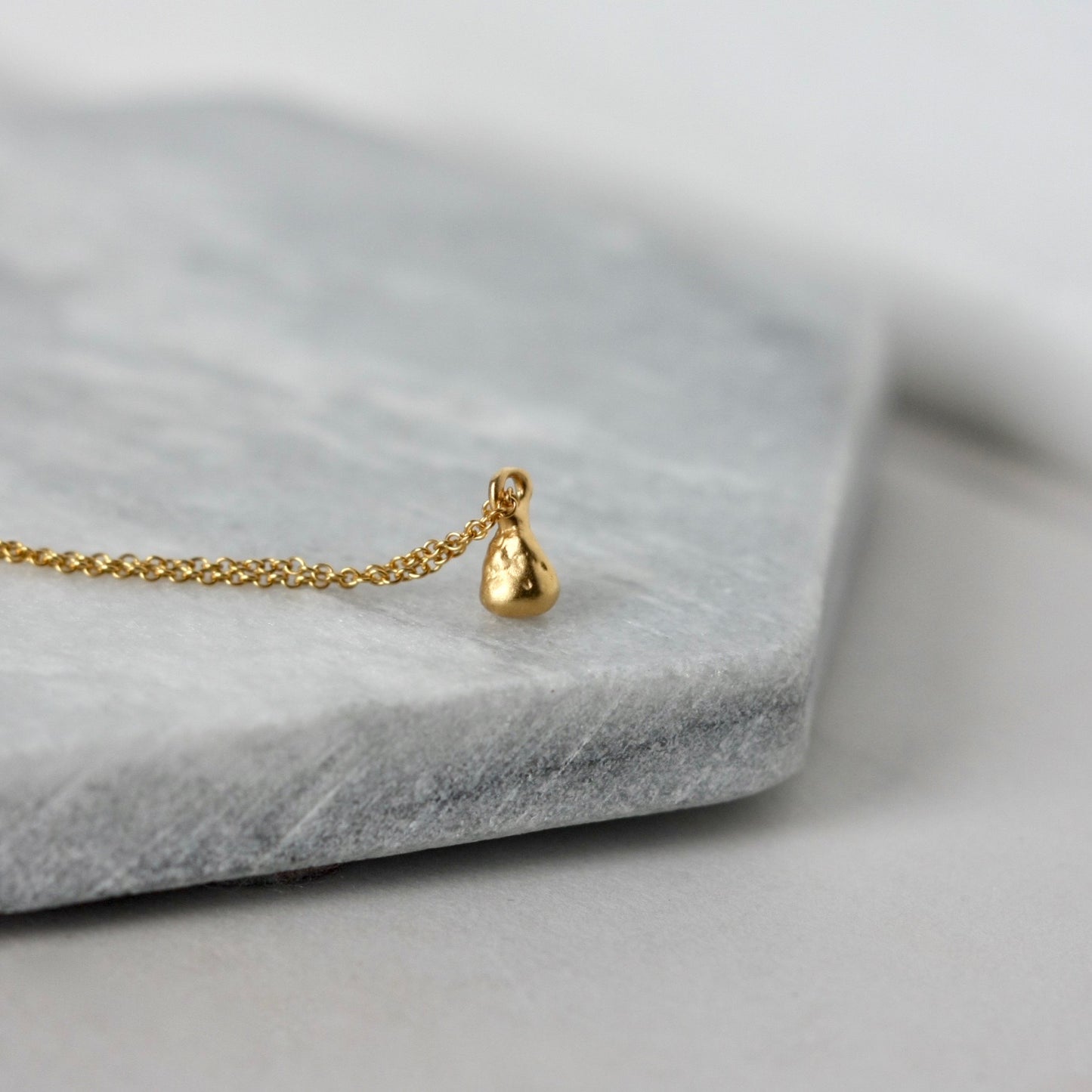 Dainty Gold Teardrop Necklace