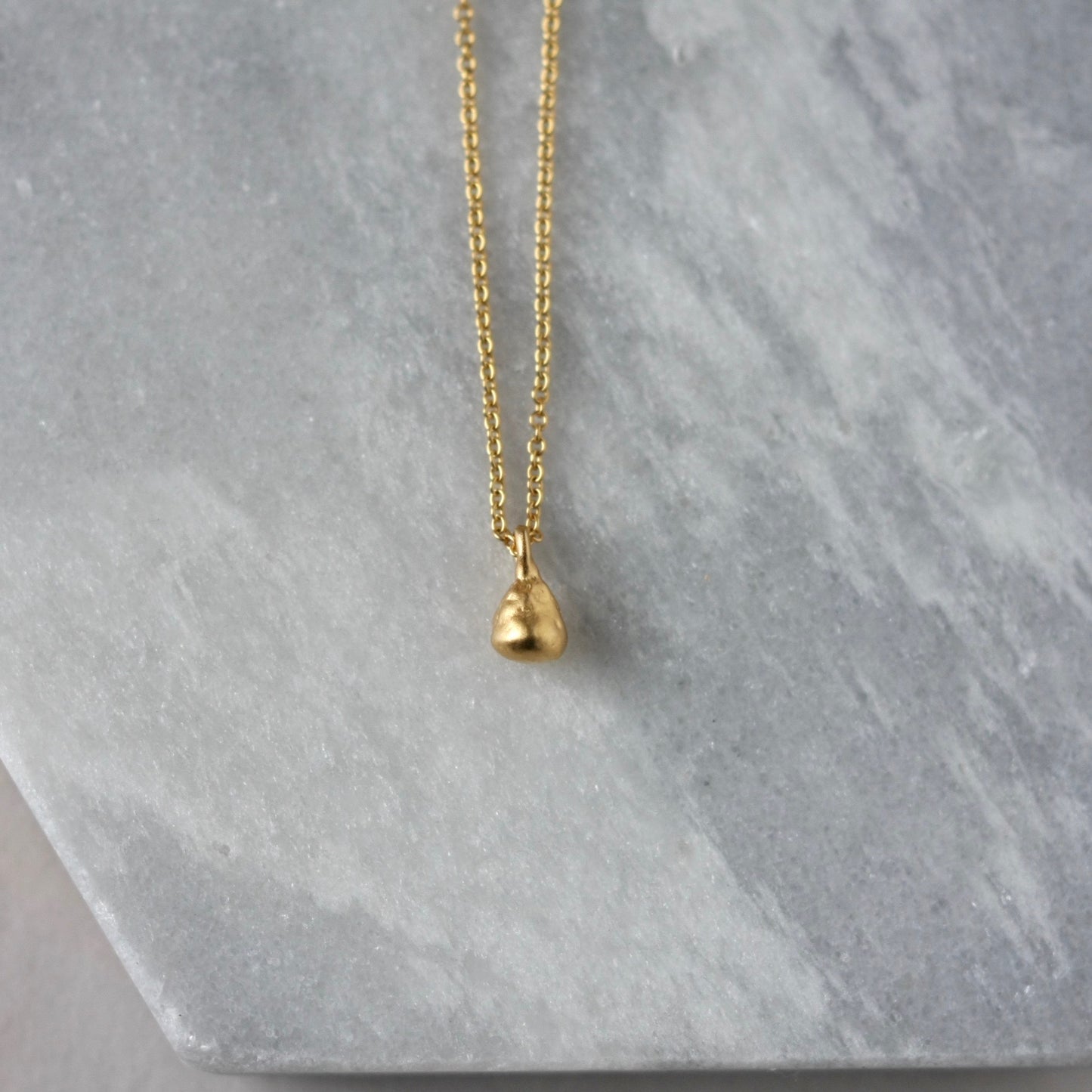 Dainty Gold Teardrop Necklace