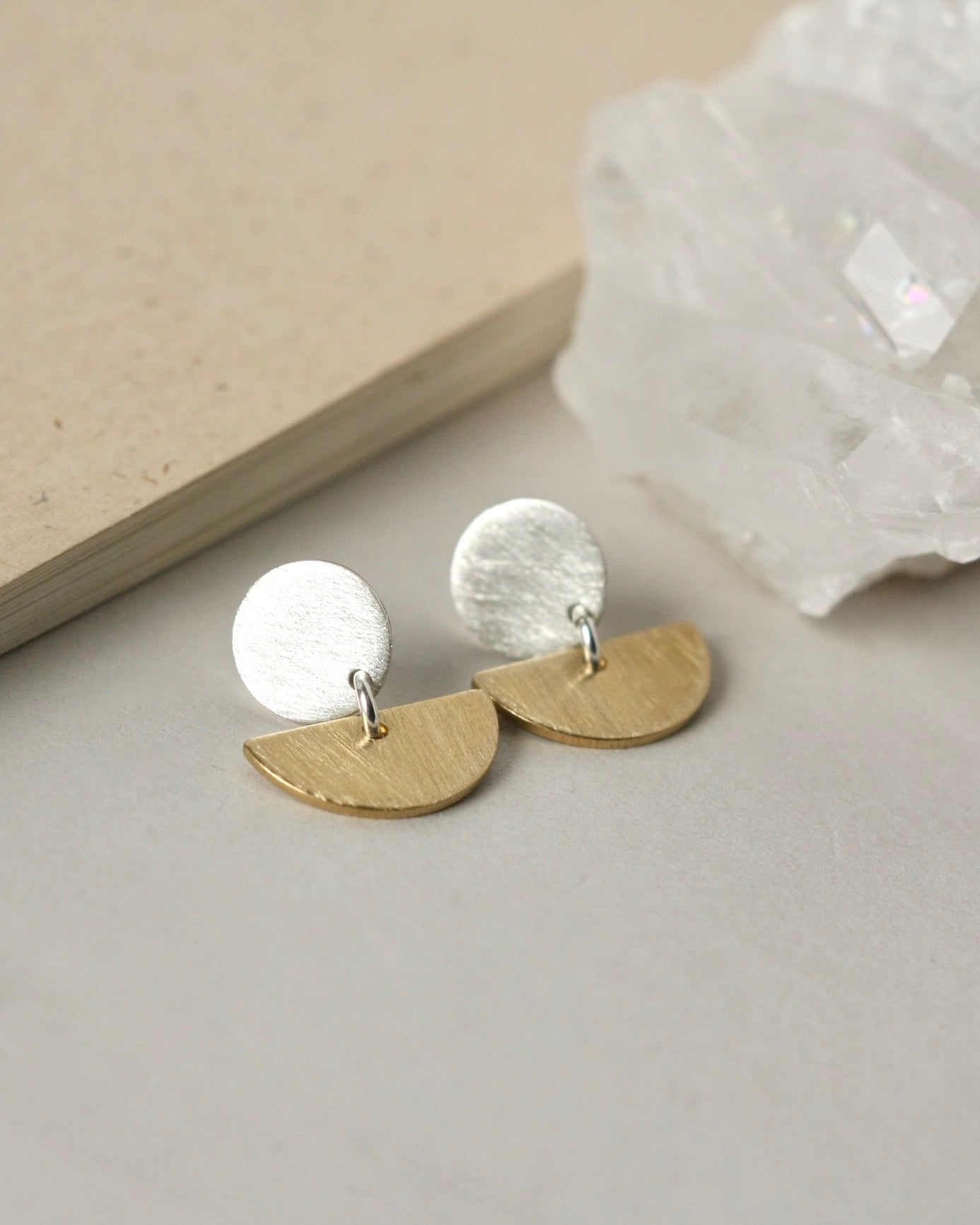 Mixed Metal Geometric Circle Stud Earrings