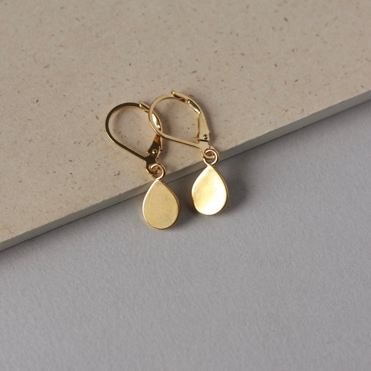 Dainty Gold Teardrop Dangle Earrings