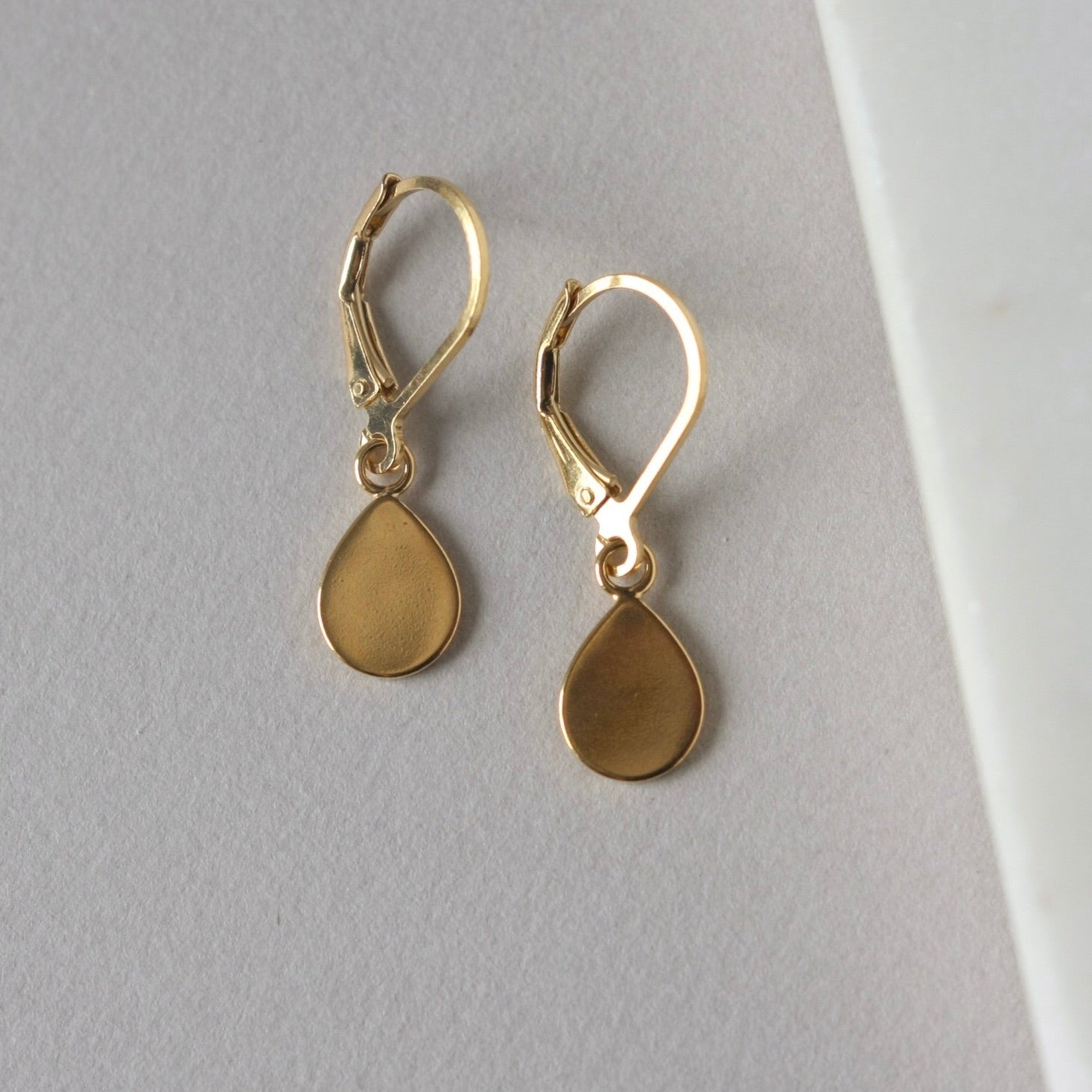 Dainty Gold Teardrop Dangle Earrings